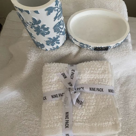 🆕 Blue Damask Toile  Pattern 2 piece Bathroom Vanity Set ! - Picture 3 of 8